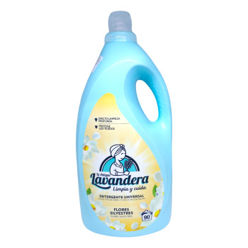LAVANDERA течен перилен препарат, 4.50л, 90 пранета, Универсален, Flores silvestres